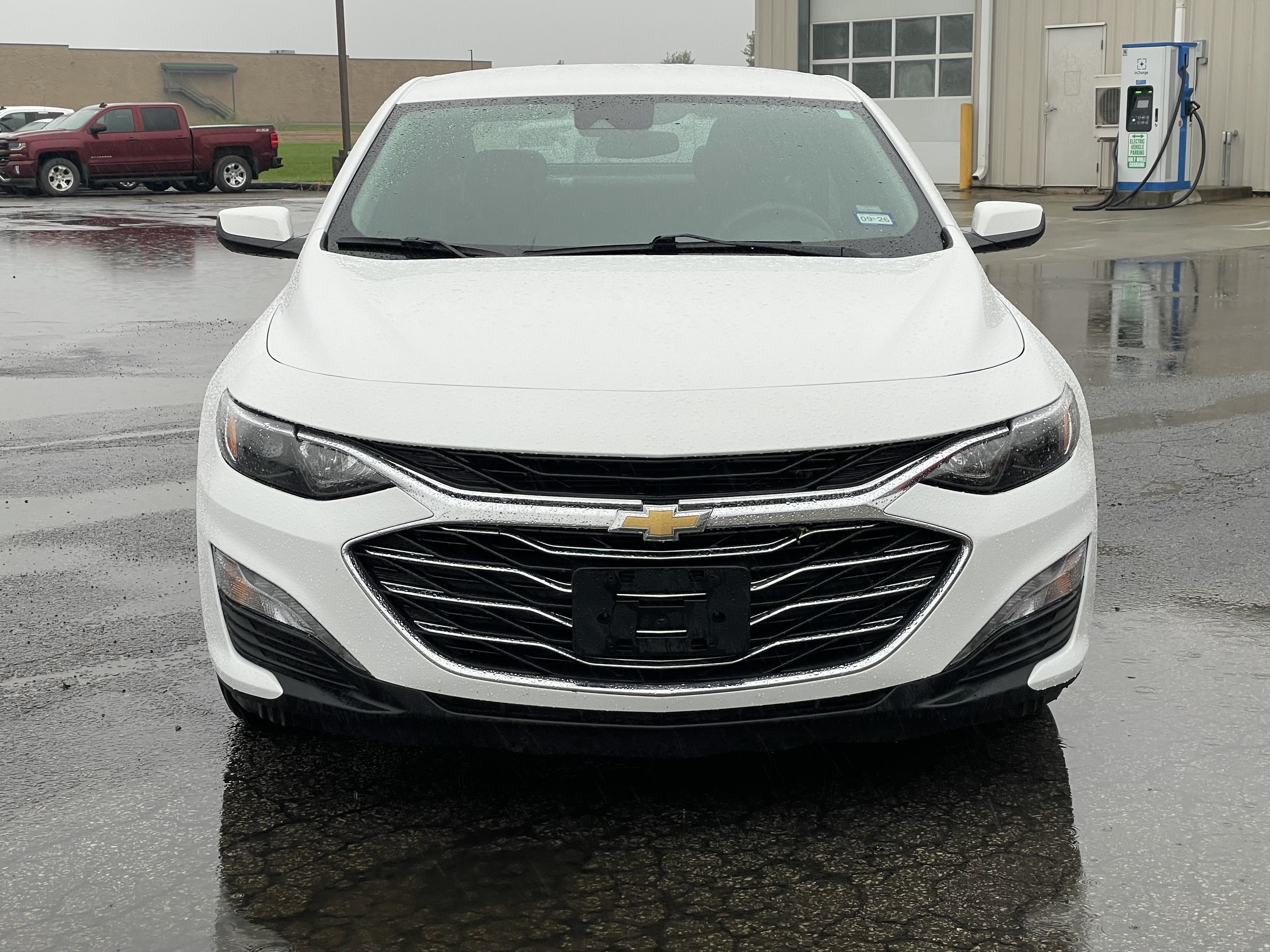 Used 2025 Chevrolet Malibu LT FWD image 9