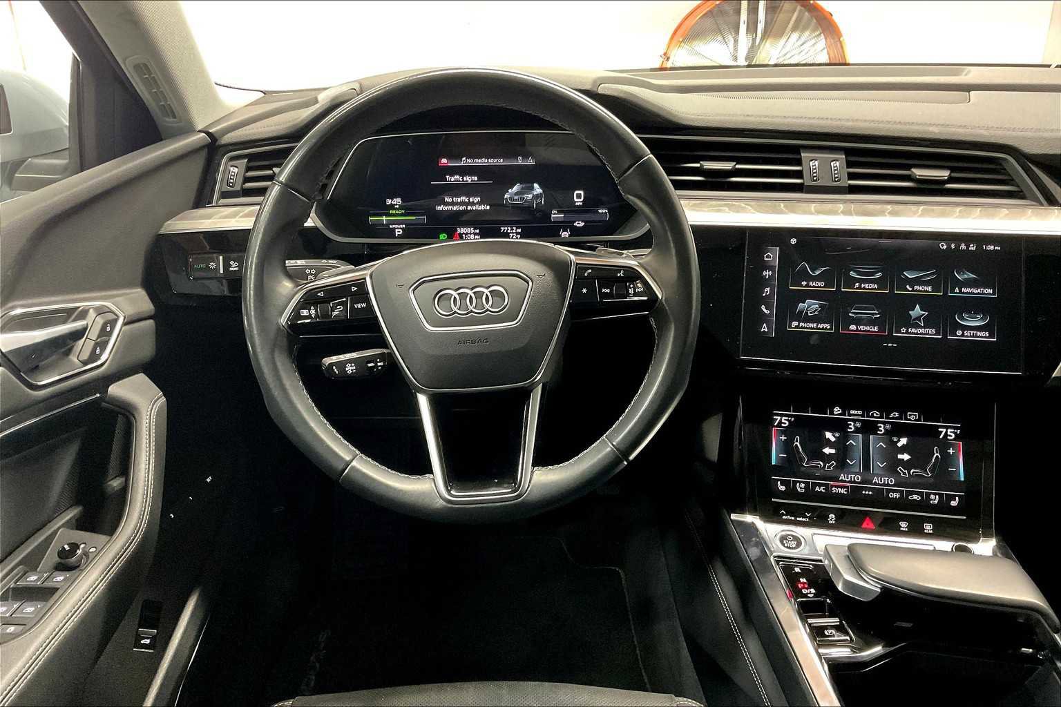 Certified 2022 Audi e-tron Premium Plus w/ Premium Plus Package image 8