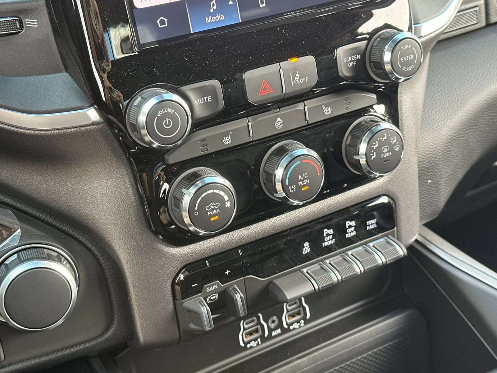 New 2026 RAM 1500 Big Horn AWD/4WD image 19