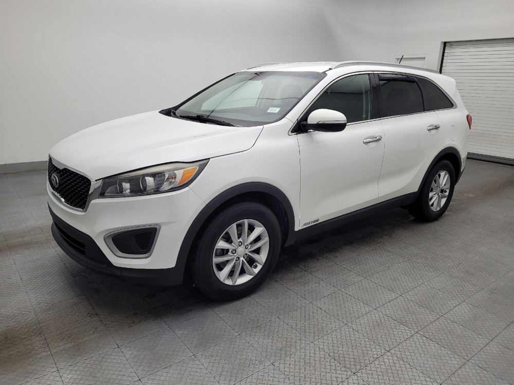 Used 2016 Kia Sorento LX image 2