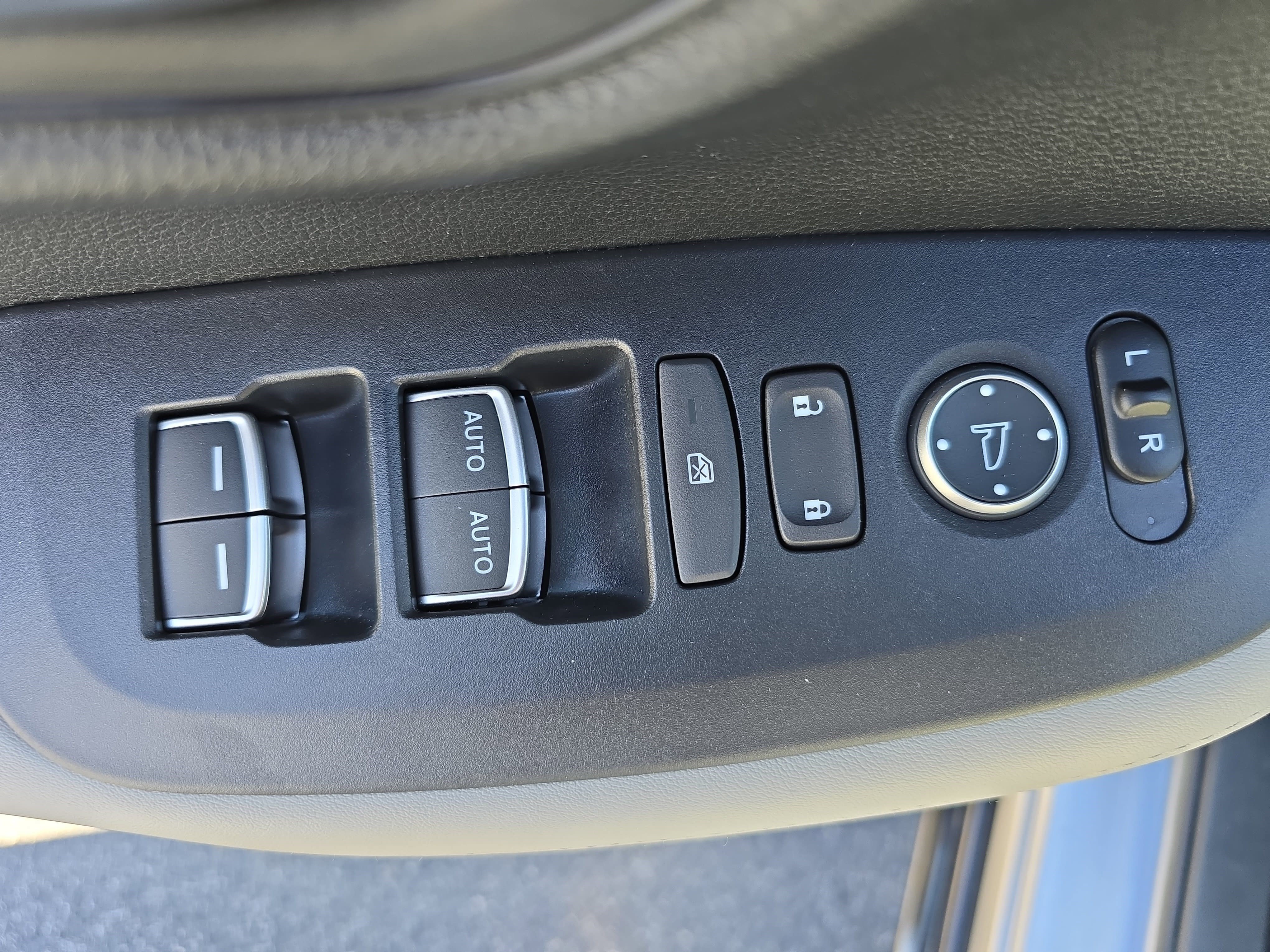 Used 2024 Honda HR-V EX-L image 28