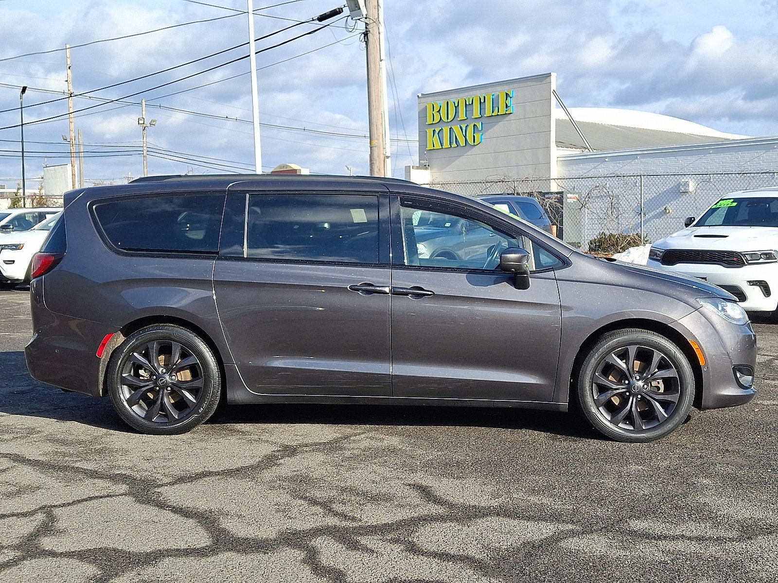 Used 2020 Chrysler Pacifica Touring-L w/ Advanced Safetytec Group image 8