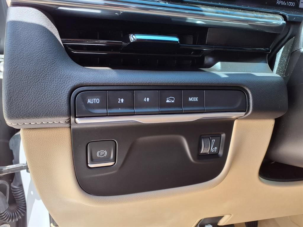 Used 2024 Cadillac Escalade Premium Luxury AWD/4WD image 23