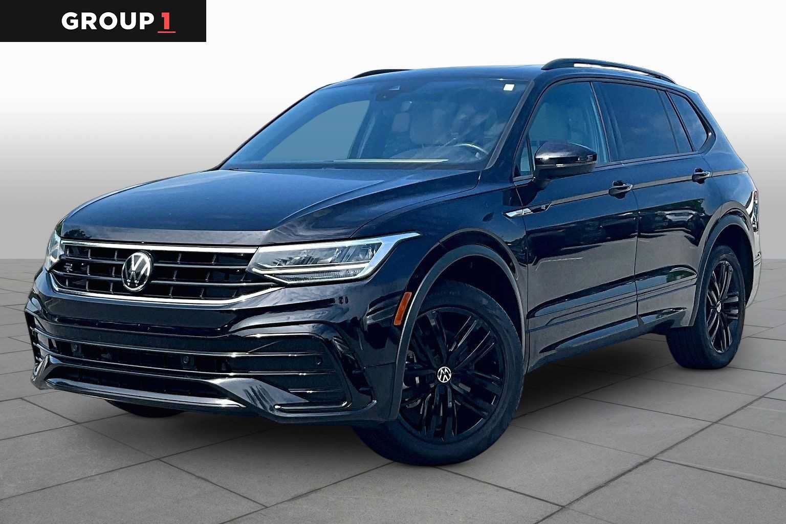 Used 2022 Volkswagen Tiguan SE R-Line AWD/4WD image 1