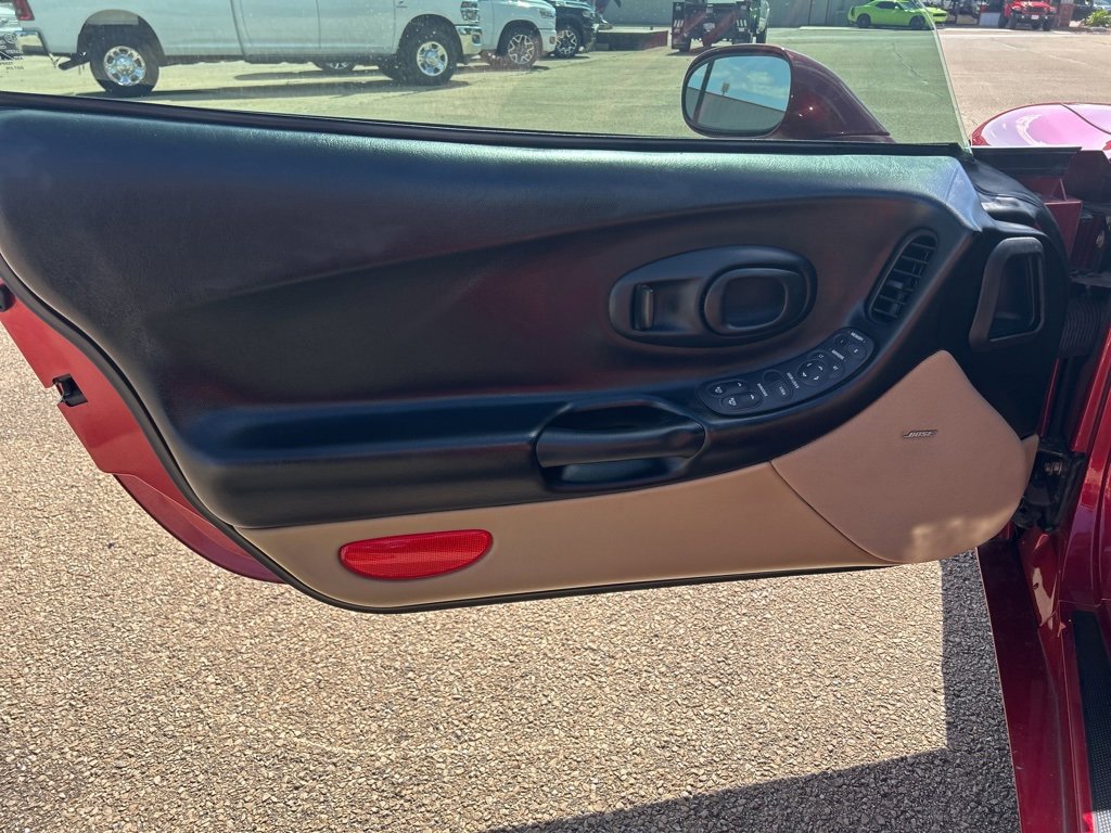 Used 2001 Chevrolet Corvette Convertible w/ Preferred Equipment Group2 image 9