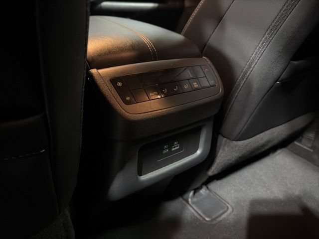 Used 2025 Nissan Pathfinder SL AWD/4WD image 15