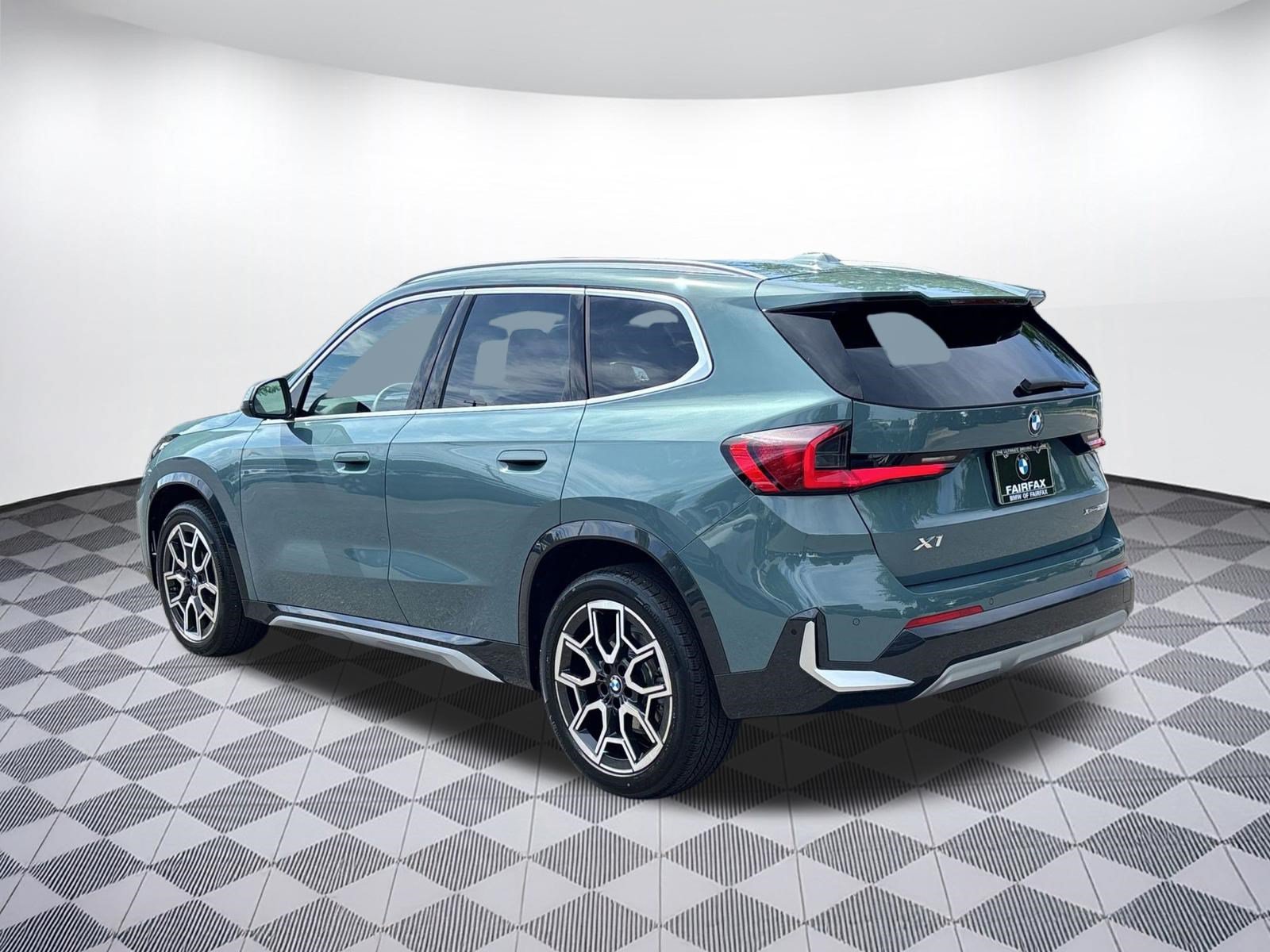 Certified 2025 BMW X1 xDrive28i w/ Convenience Package AWD/4WD image 3