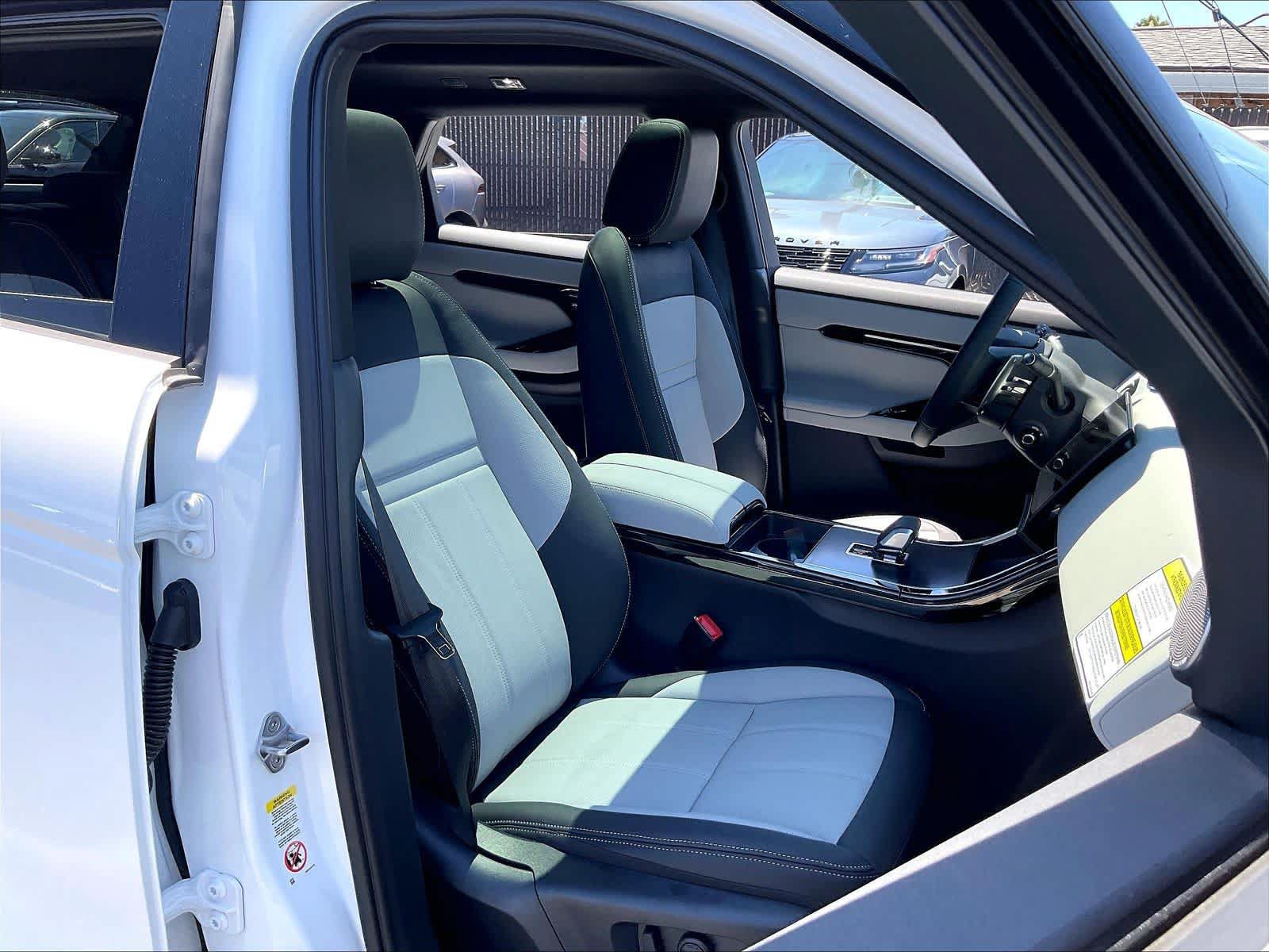 New 2026 Land Rover Range Rover Evoque Hoxton AWD/4WD image 31
