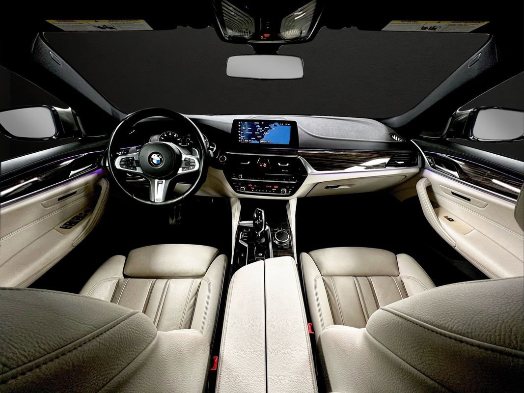 Used 2018 BMW M550i xDrive image 16