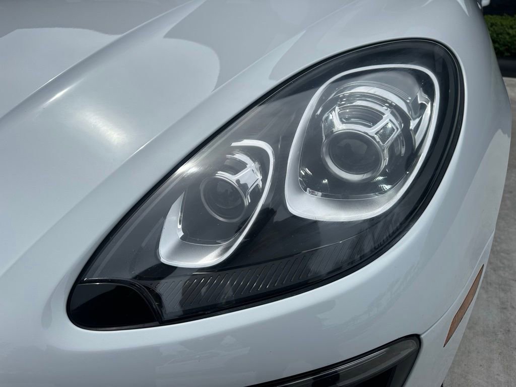Certified 2017 Porsche Macan AWD/4WD image 13