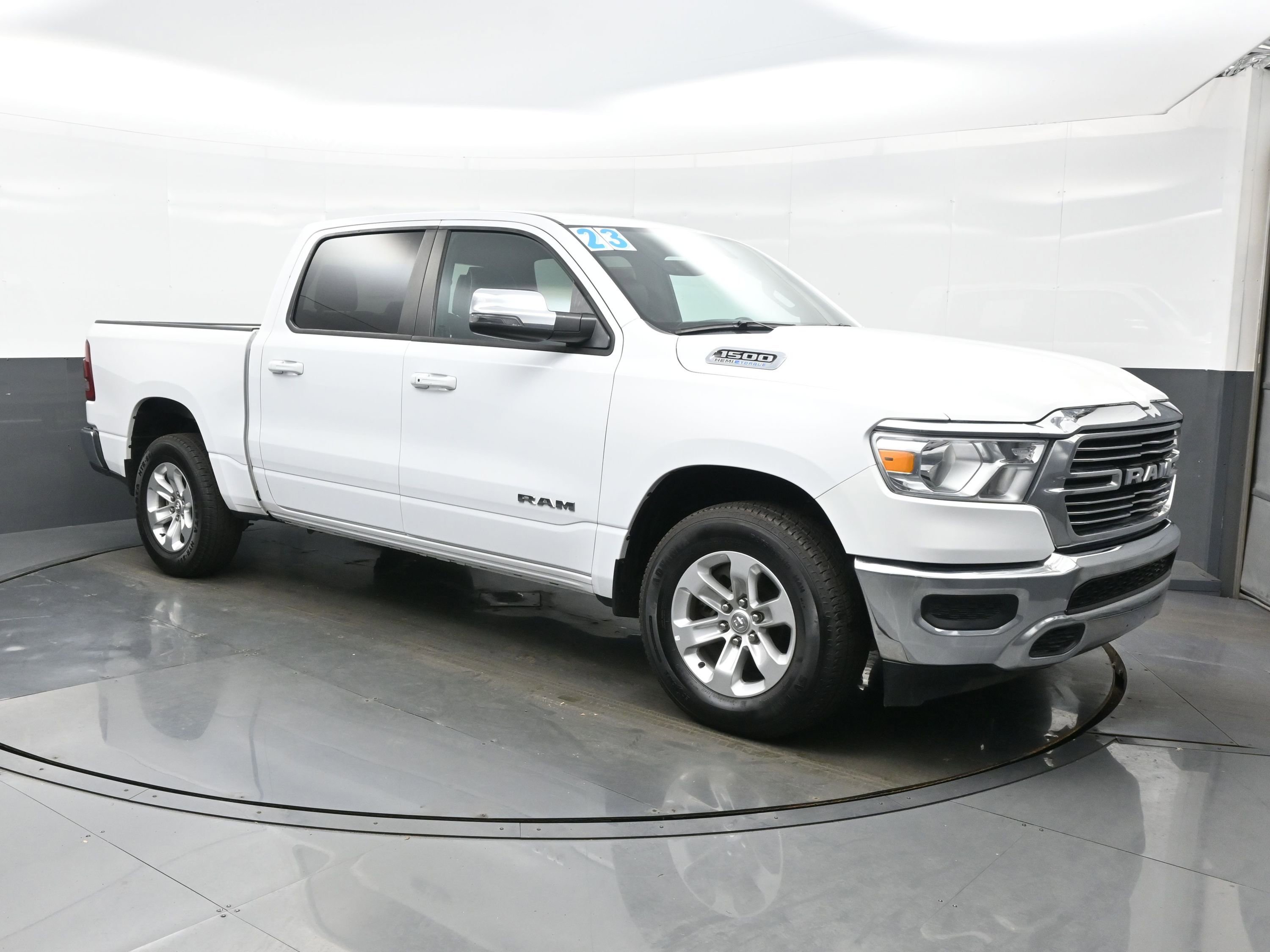 Used 2023 RAM 1500 Laramie AWD/4WD image 8