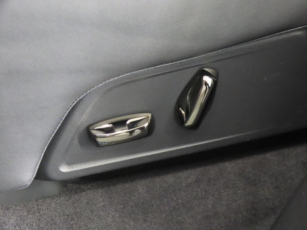 New 2026 Porsche Cayenne Turbo AWD/4WD image 48