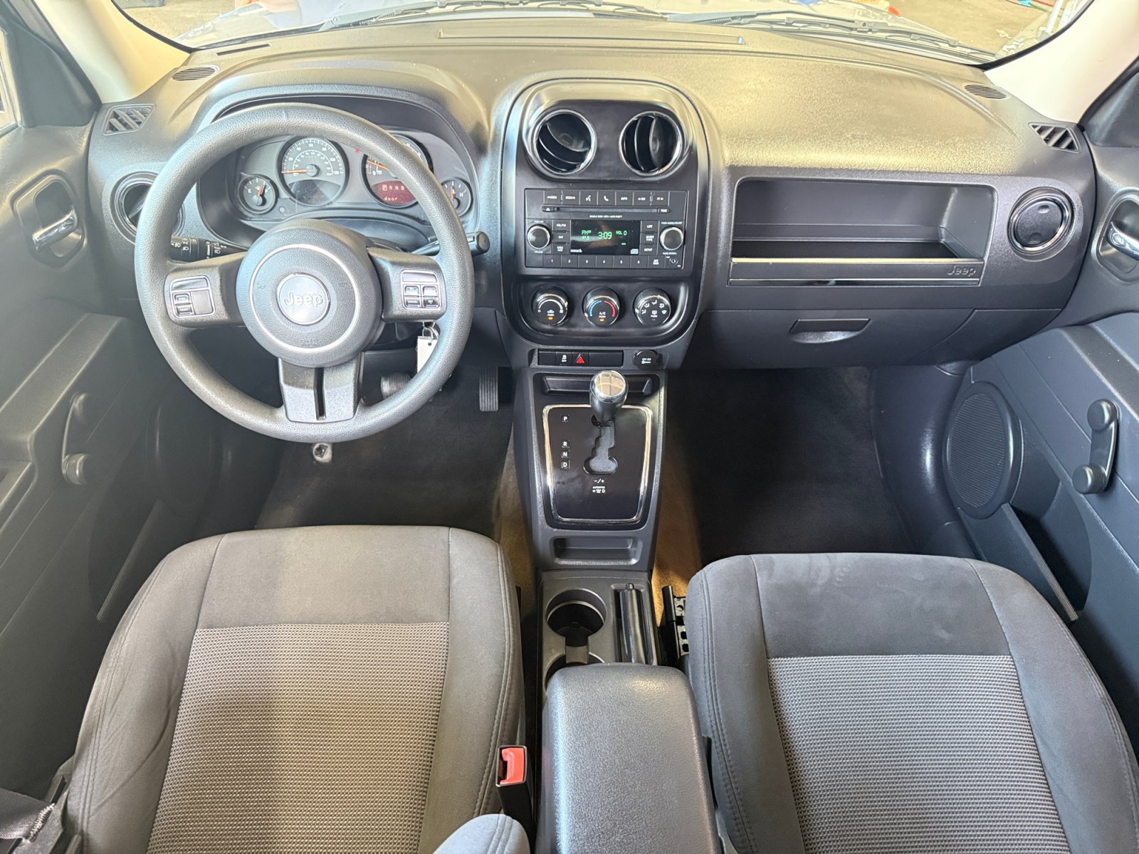 Used 2017 Jeep Patriot Sport FWD image 25