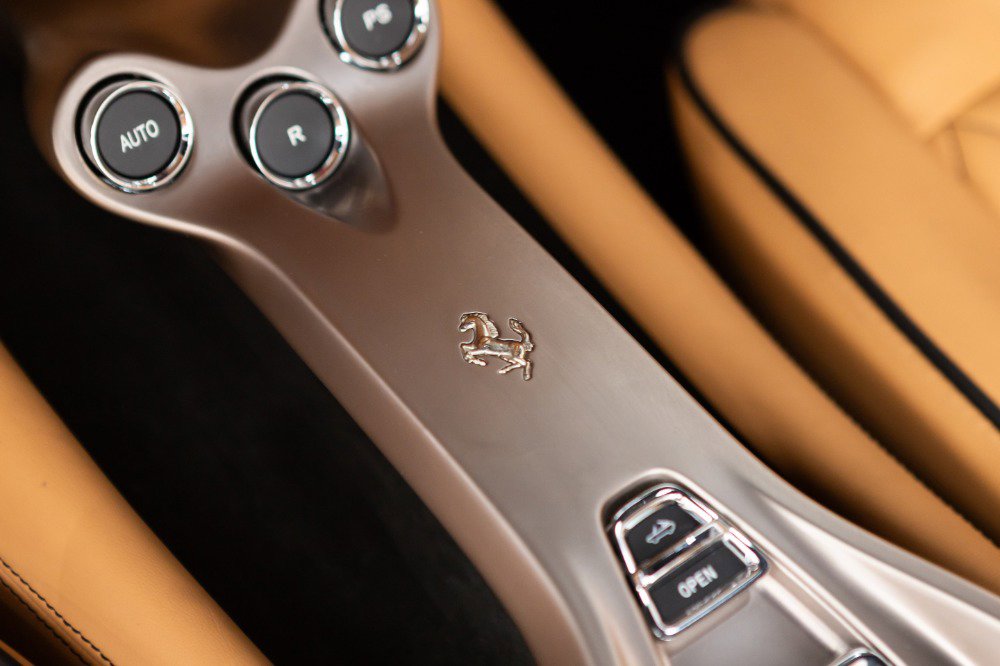 Used 2011 Ferrari California image 92