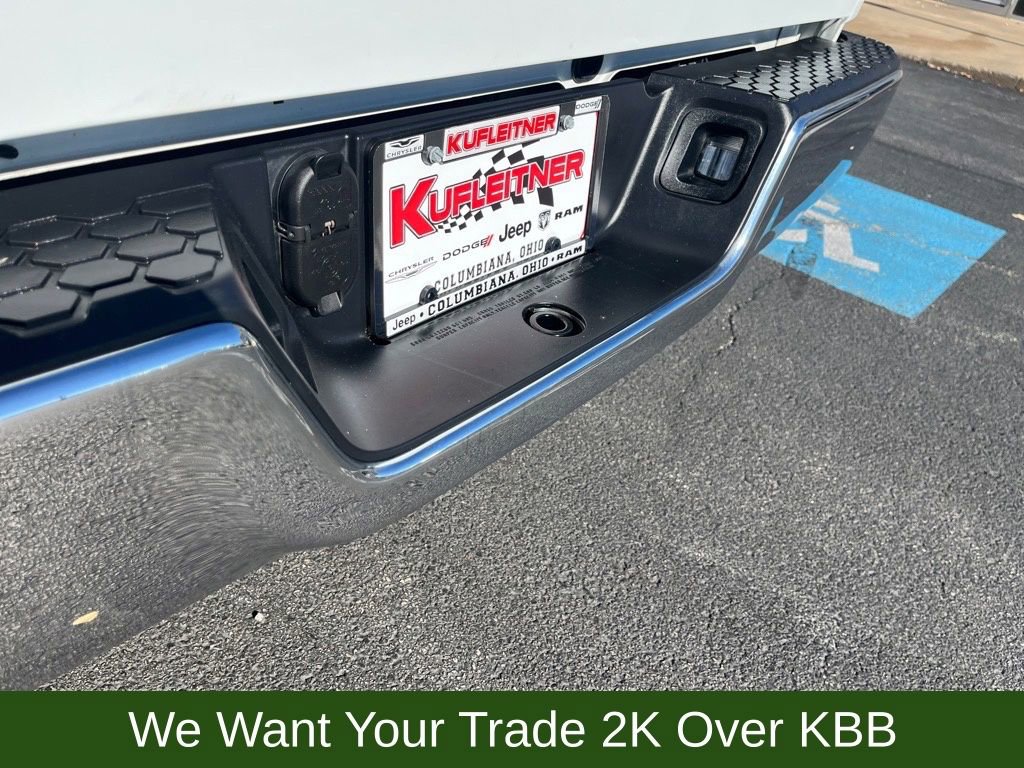 Used 2023 RAM 1500 Classic SLT AWD/4WD image 11