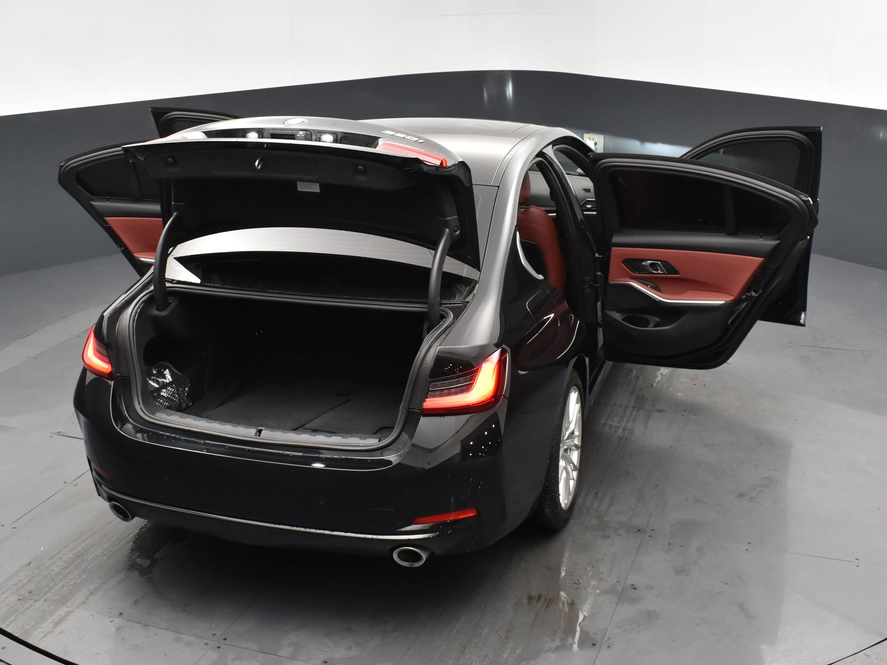 Used 2024 BMW 330i Sedan w/ Convenience Package image 27