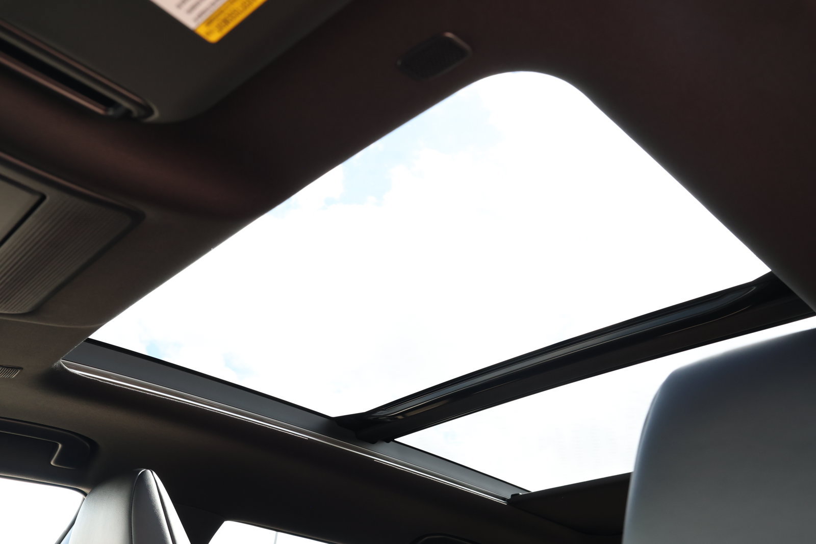 New 2026 Toyota RAV4 XSE w/ Panoramic Sun Roof Package AWD/4WD image 3