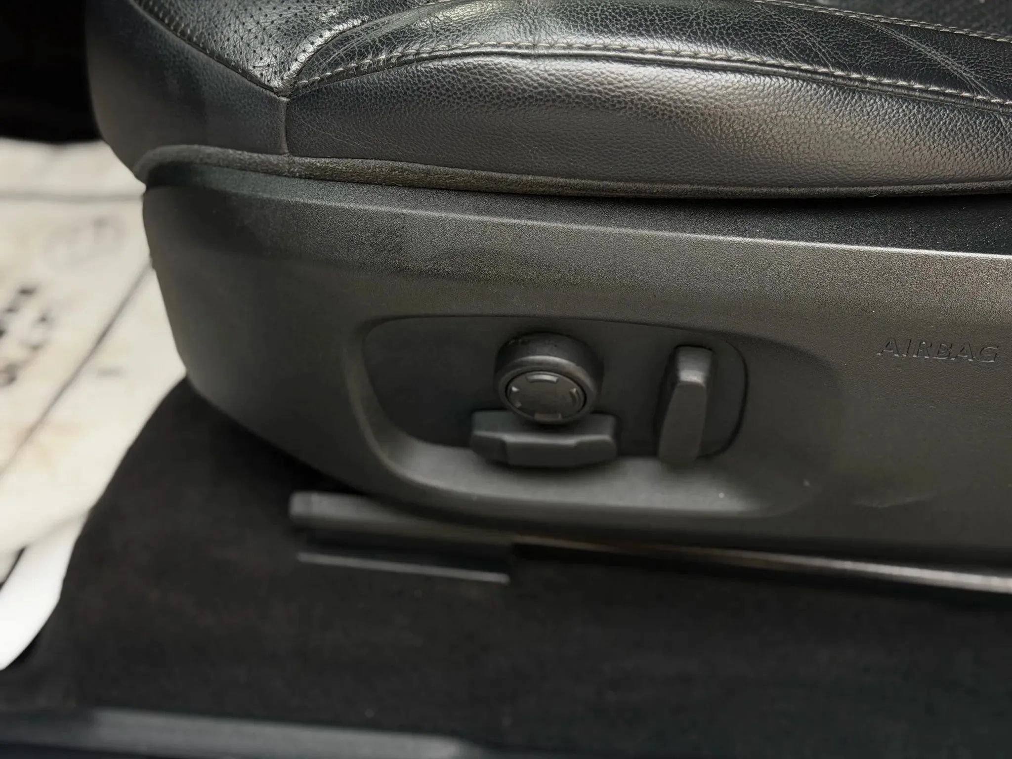 Used 2019 Land Rover Range Rover Evoque image 44