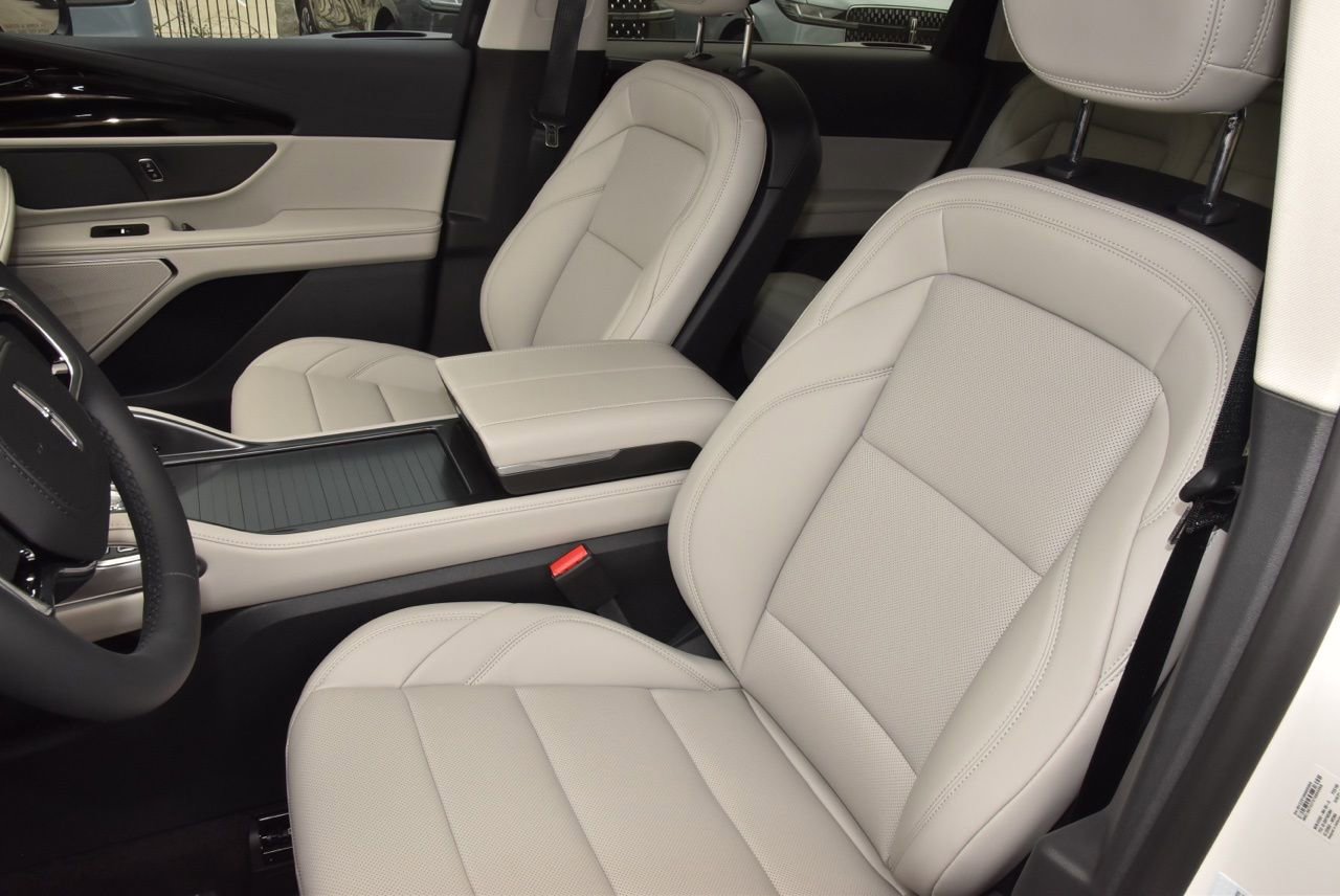 New 2026 Lincoln Nautilus Premier AWD/4WD image 39