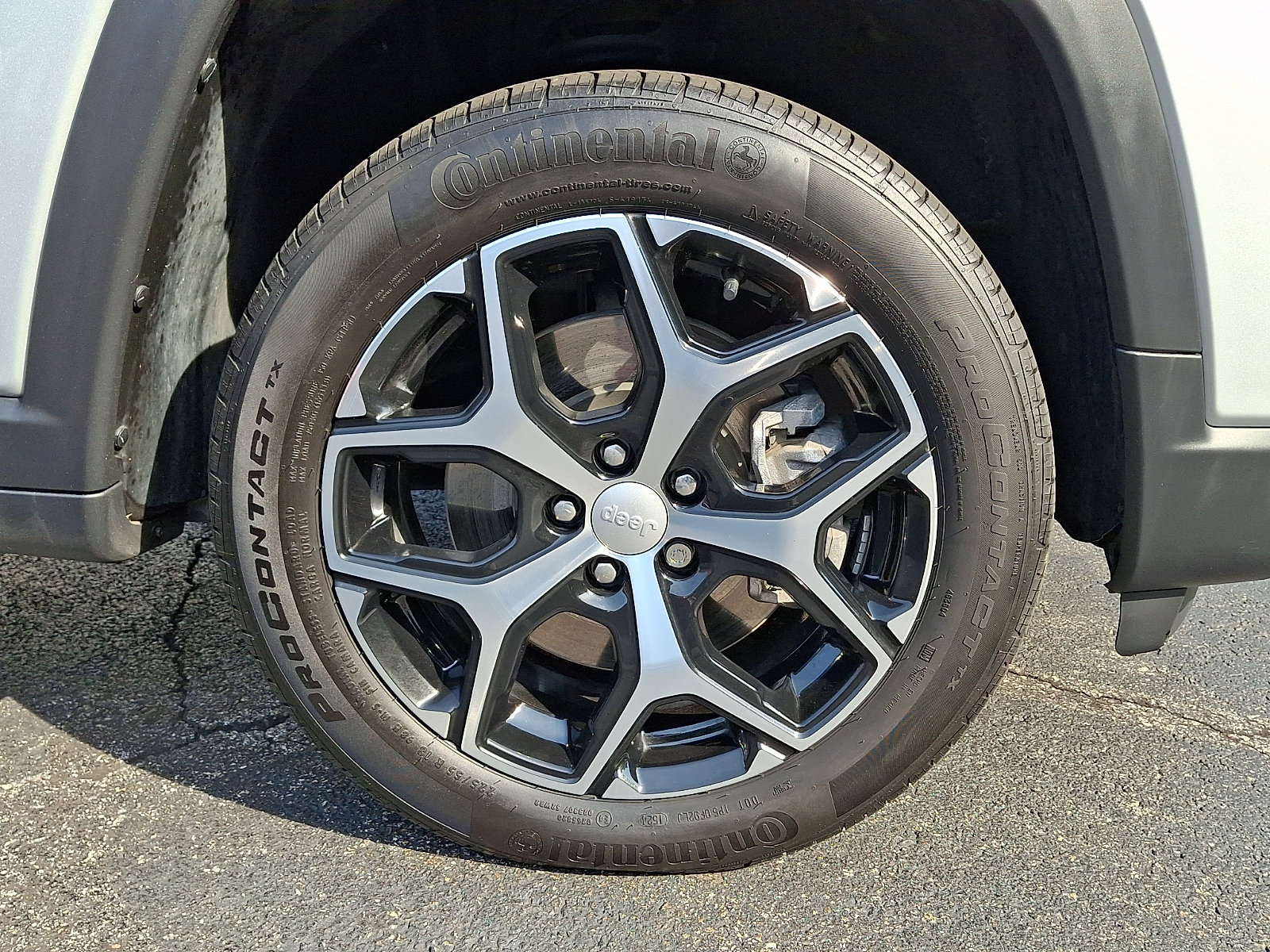 Certified 2024 Jeep Compass Limited AWD/4WD image 8