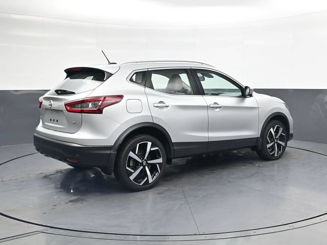 Used 2022 Nissan Rogue Sport SL w/ Premium Package FWD image 4