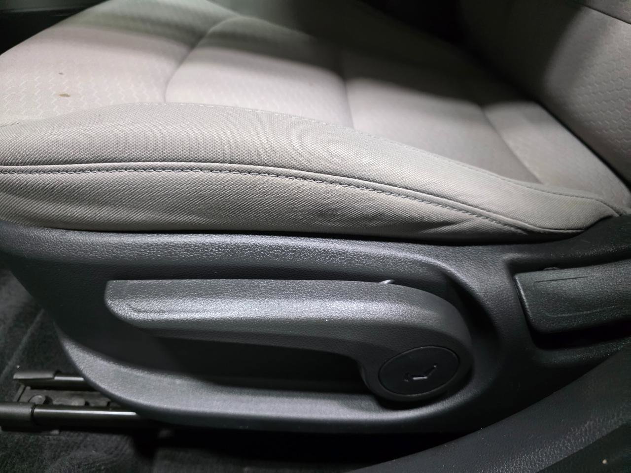 Used 2020 Hyundai Elantra SEL image 17