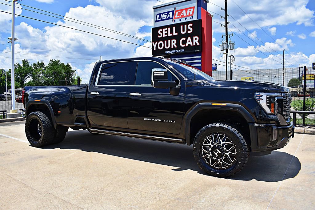 Used 2024 GMC Sierra 3500 Denali Ultimate image 3