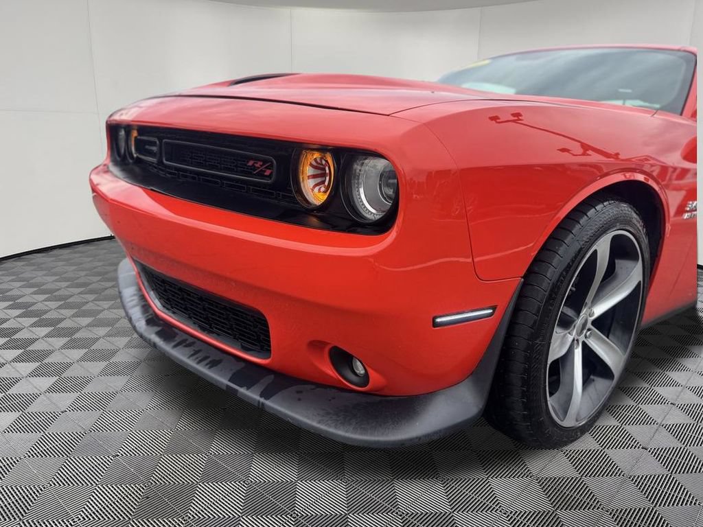 Used 2019 Dodge Challenger R/T RWD image 11