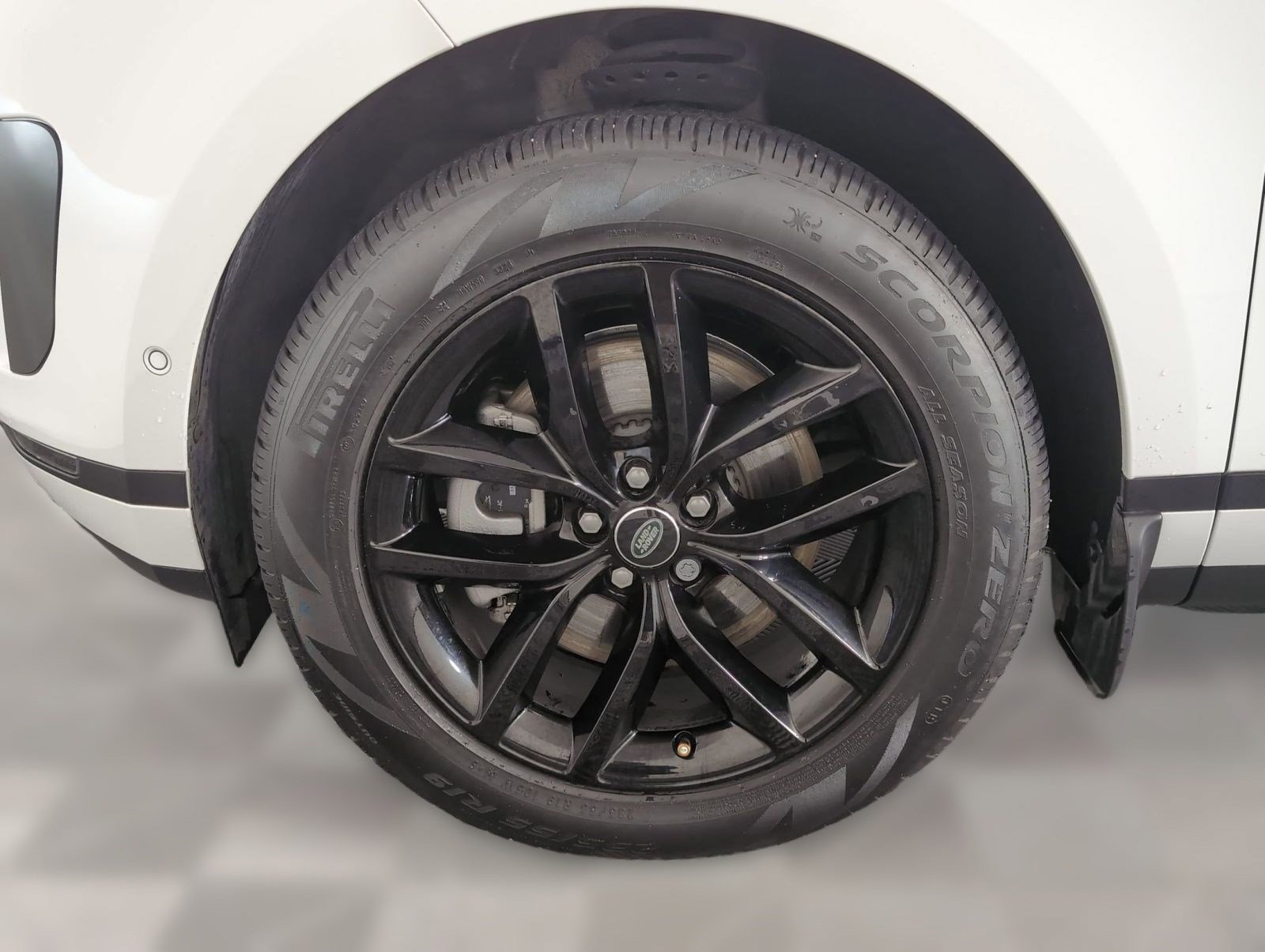 Certified 2025 Land Rover Range Rover Evoque S image 10