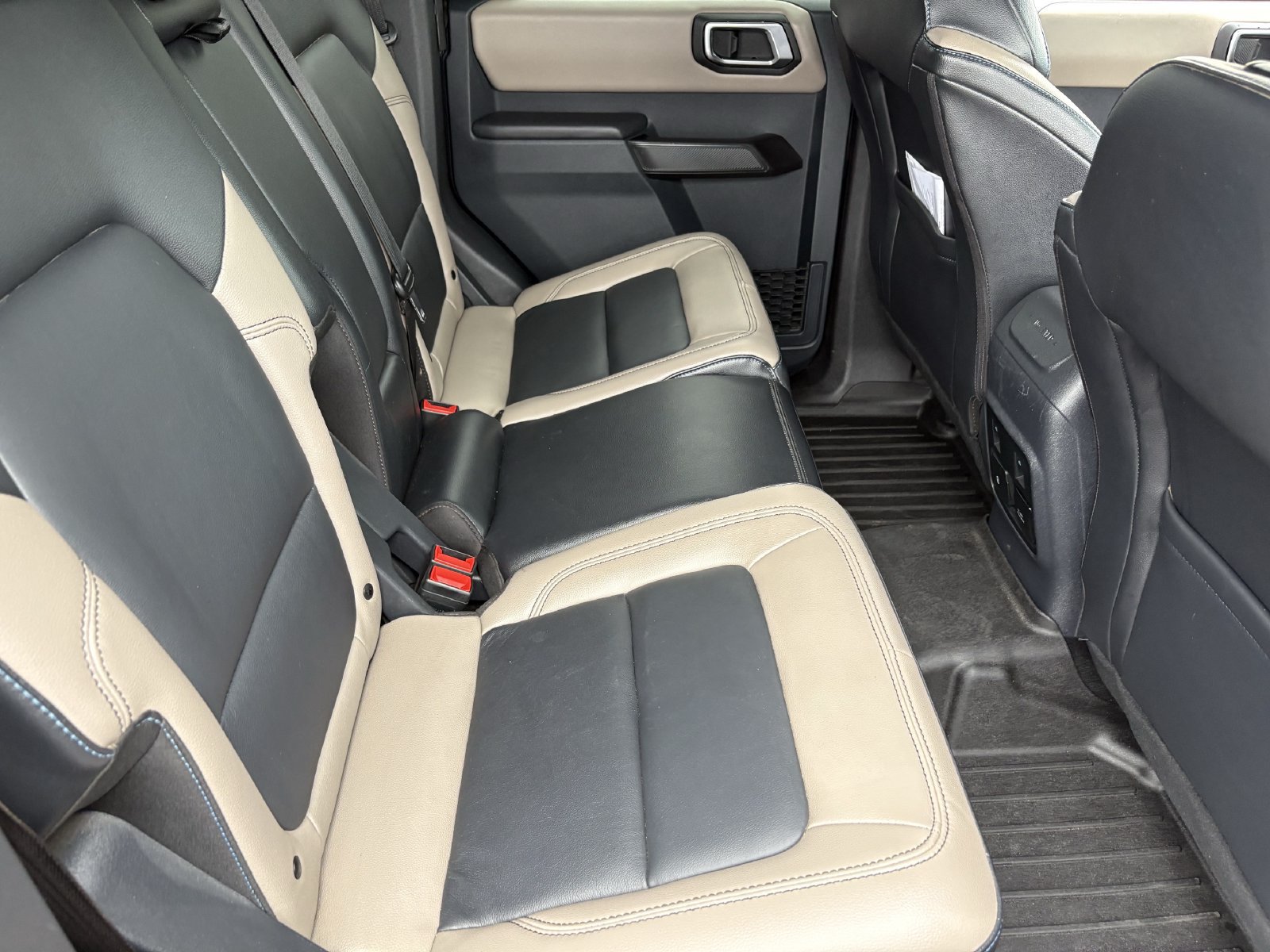 Certified 2024 Ford Bronco Wildtrak AWD/4WD image 16