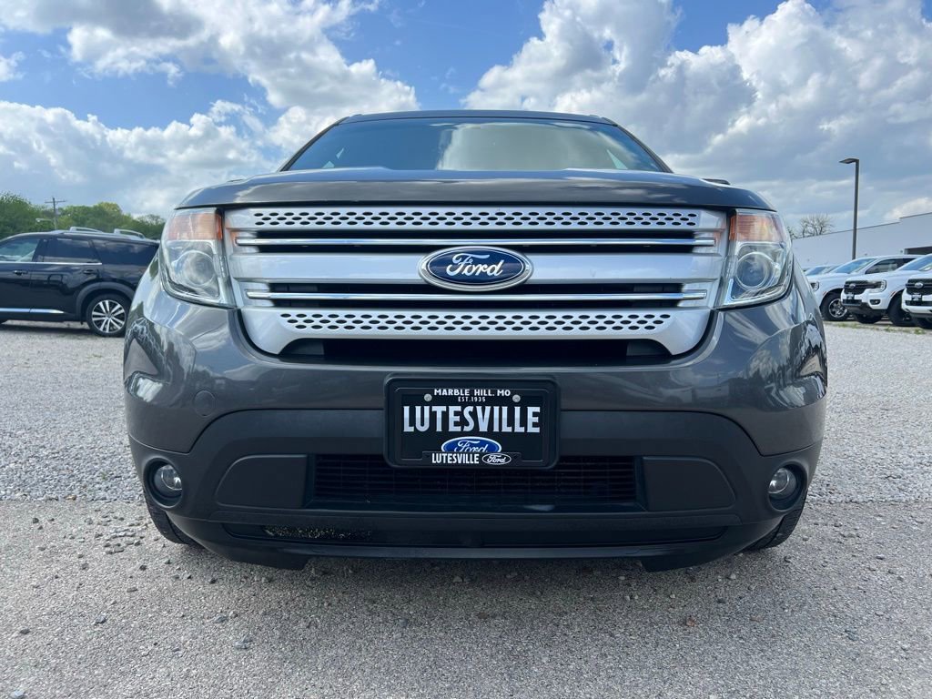 Used 2015 Ford Explorer XLT w/ Equipment Group 202A AWD/4WD image 3