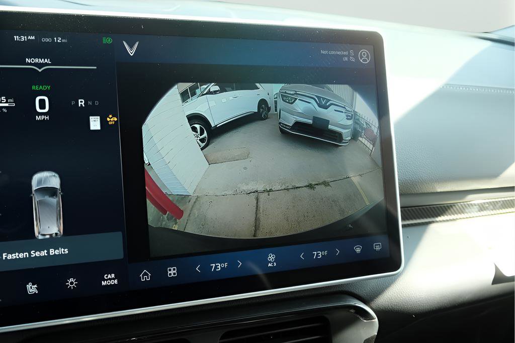 New 2025 VinFast VF 8 Eco image 14
