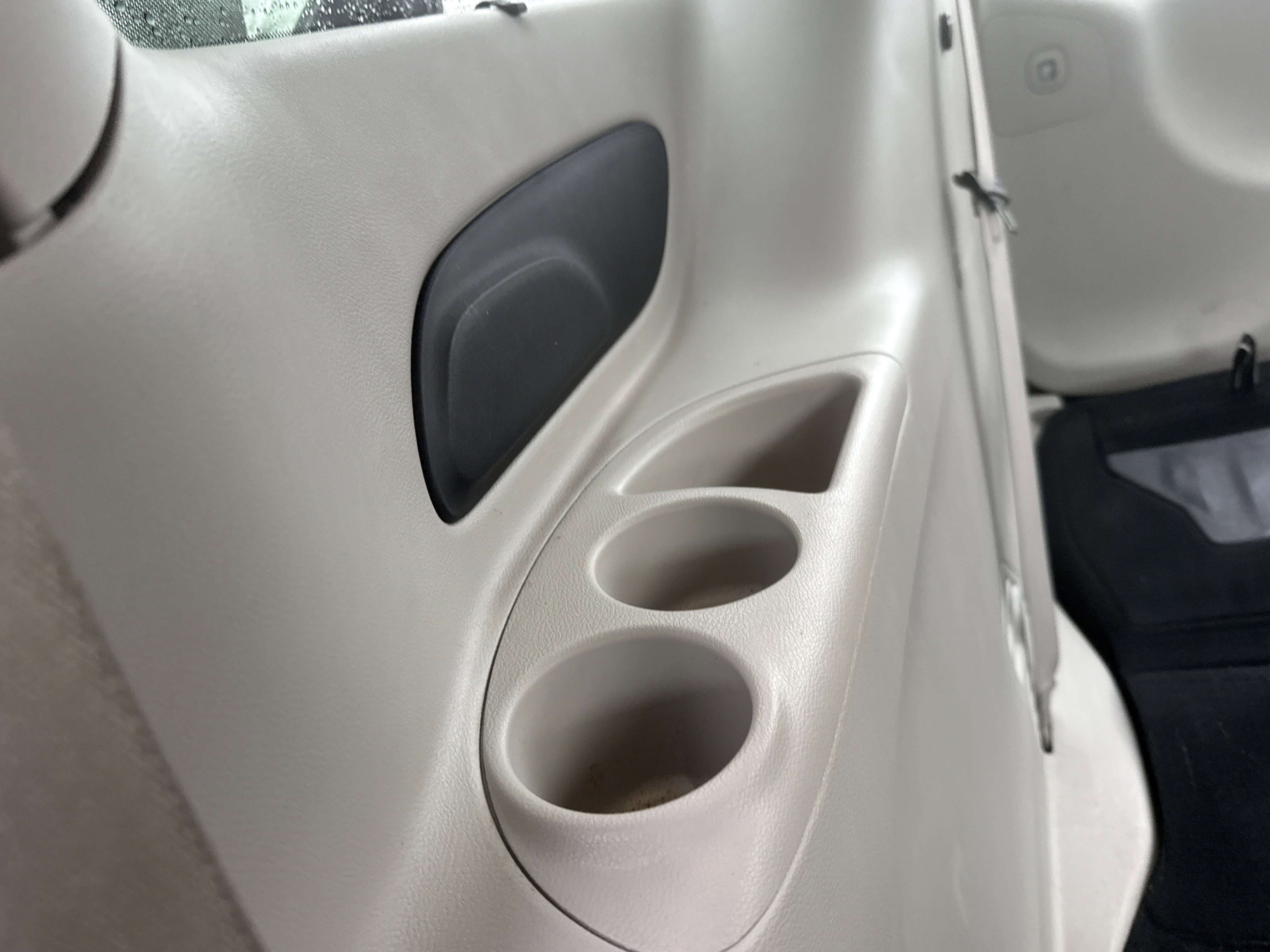 Used 2022 Chrysler Pacifica Touring-L image 14