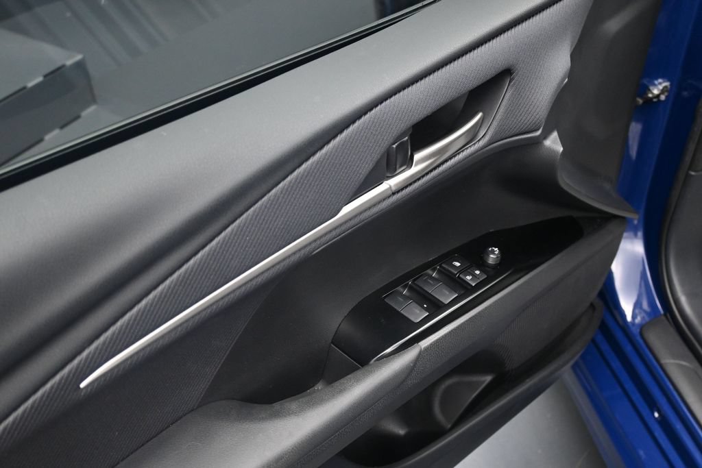 Used 2025 Toyota Camry SE w/ Multimedia Upgrade Package FWD image 19