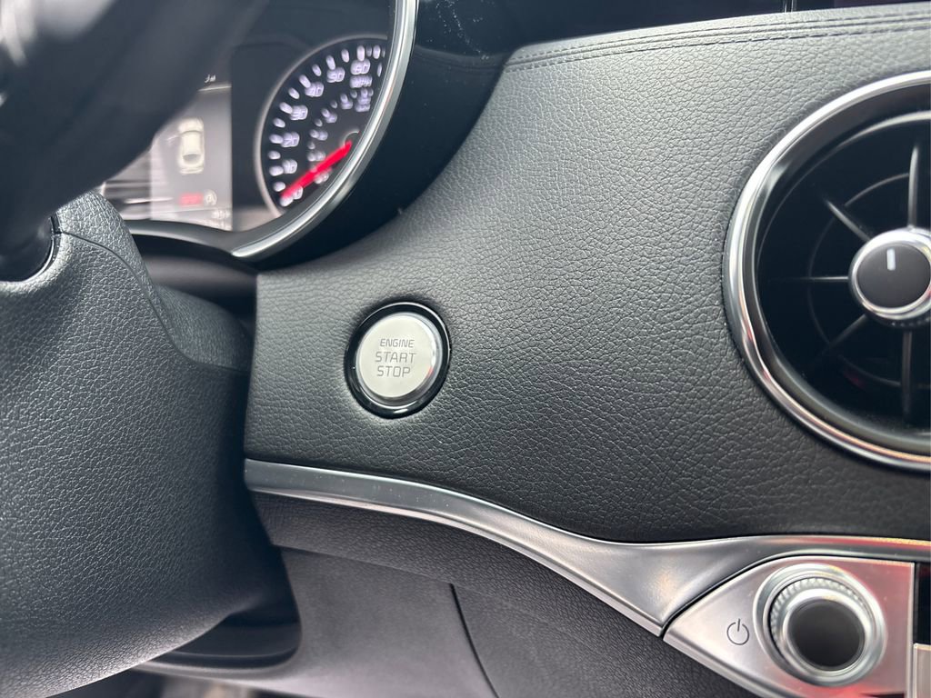 Used 2022 Kia Stinger GT1 image 29