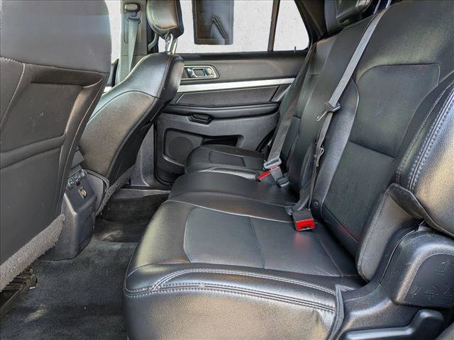 Used 2016 Ford Explorer XLT w/ Equipment Group 202A AWD/4WD image 17