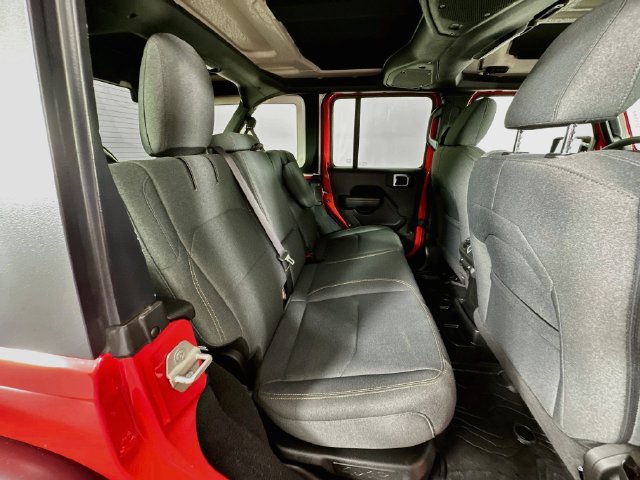 Used 2024 Jeep Wrangler Unlimited AWD/4WD image 27