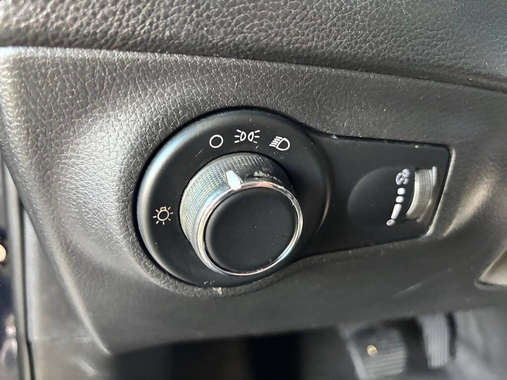 Used 2018 Jeep Compass Sport w/ Tech Group image 12