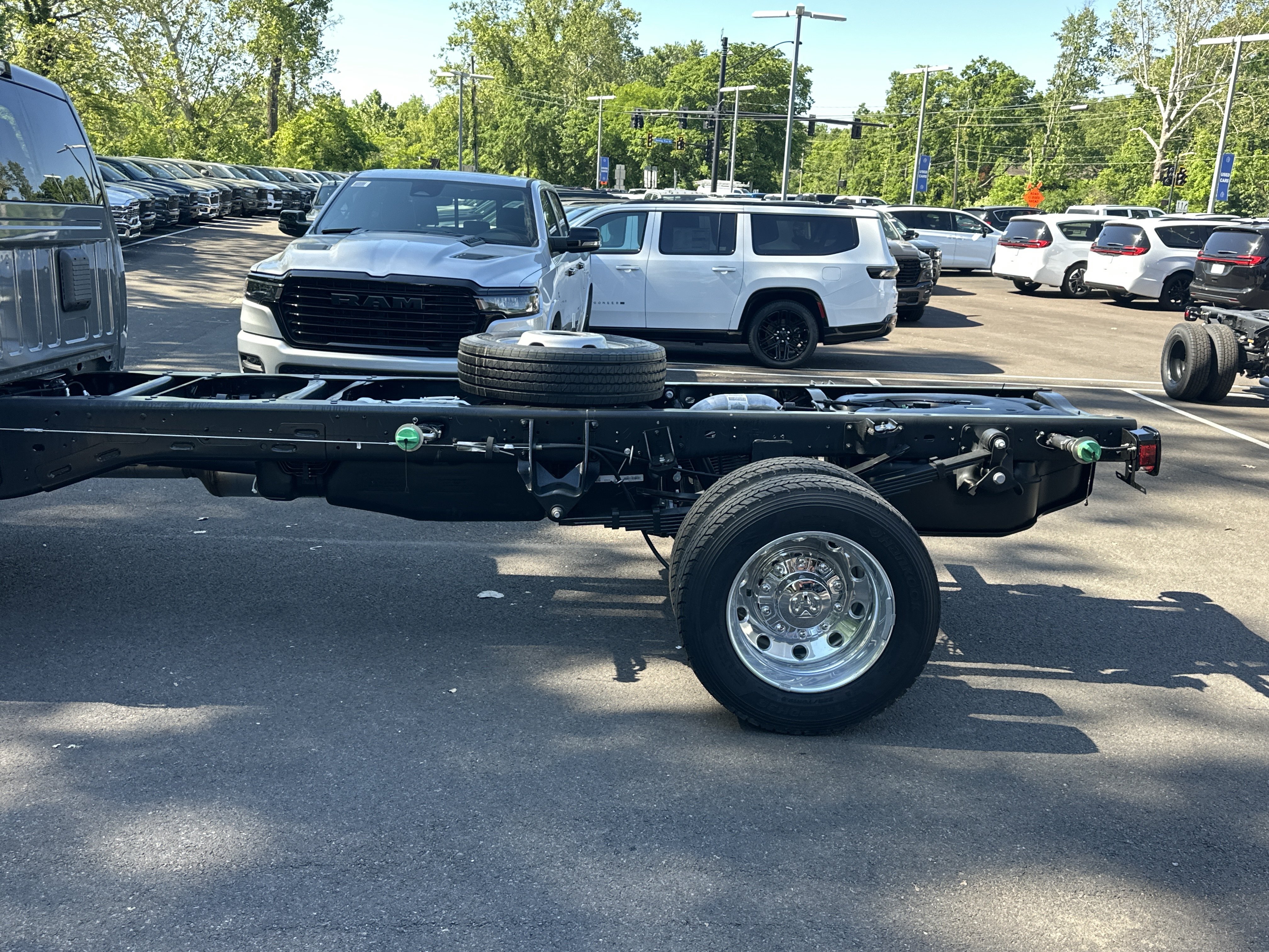 New 2026 RAM 5500 4x4 Regular Cab image 23