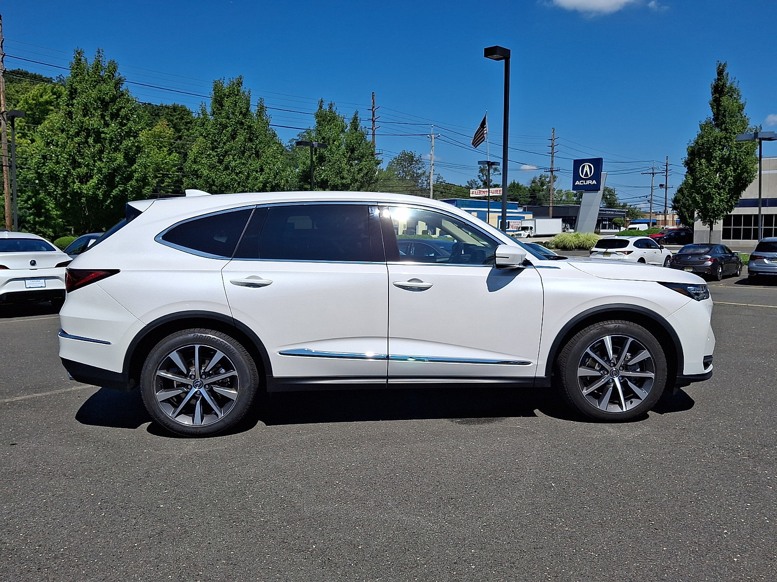 Certified 2025 Acura MDX w/ Technology Package AWD/4WD image 7
