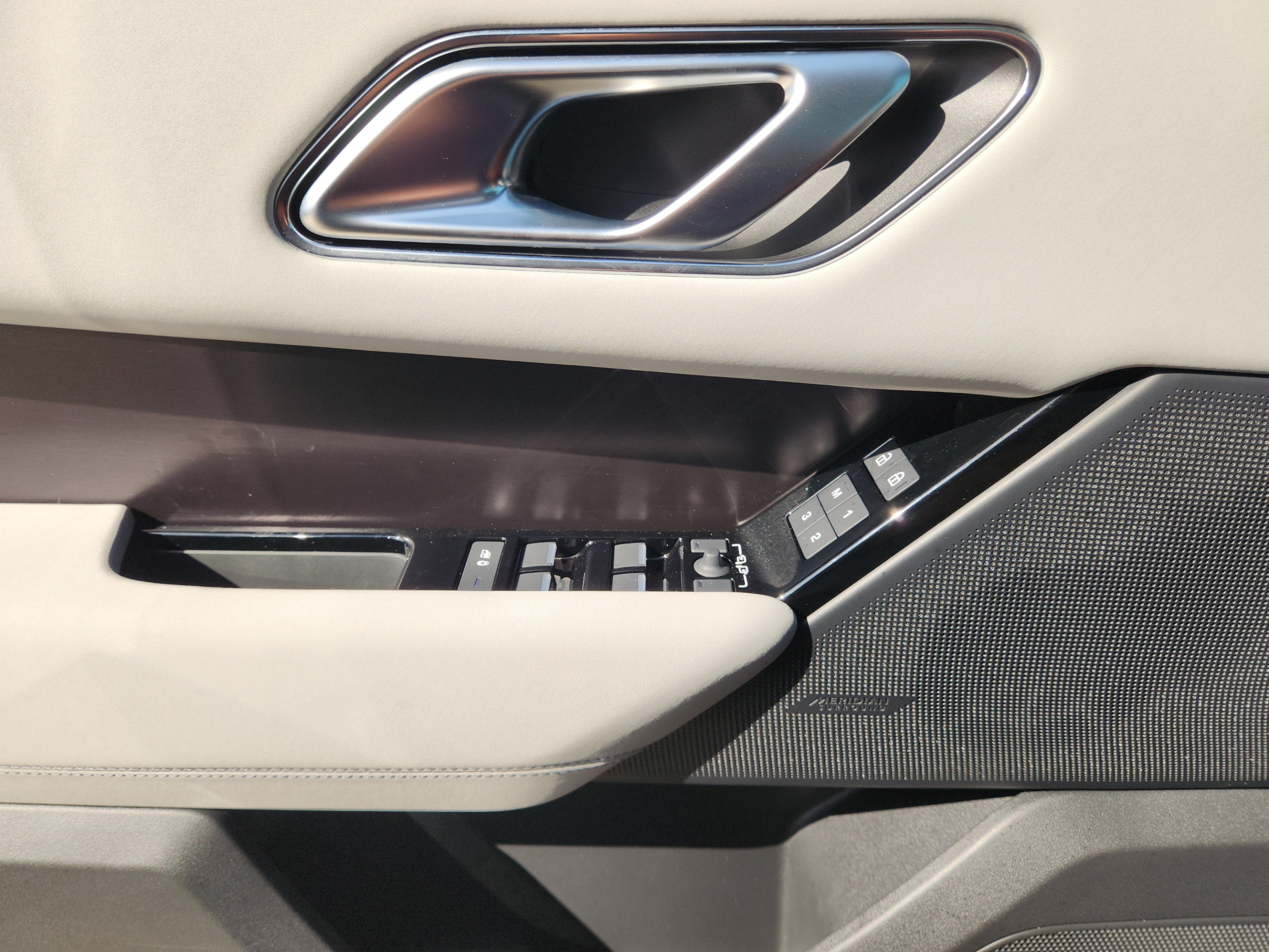 New 2026 Land Rover Range Rover Velar Belgravia AWD/4WD image 19