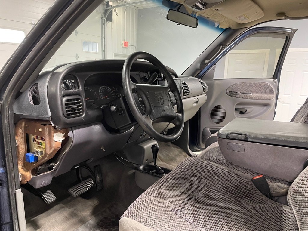 Used 2000 Dodge Ram 1500 Truck SLT image 10