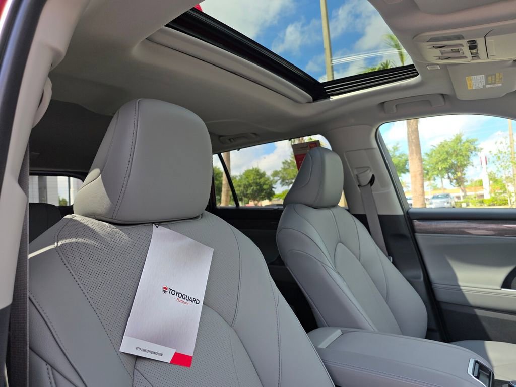 New 2026 Toyota Highlander Limited AWD/4WD image 15