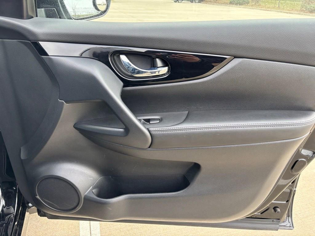 Used 2022 Nissan Rogue Sport SL image 14