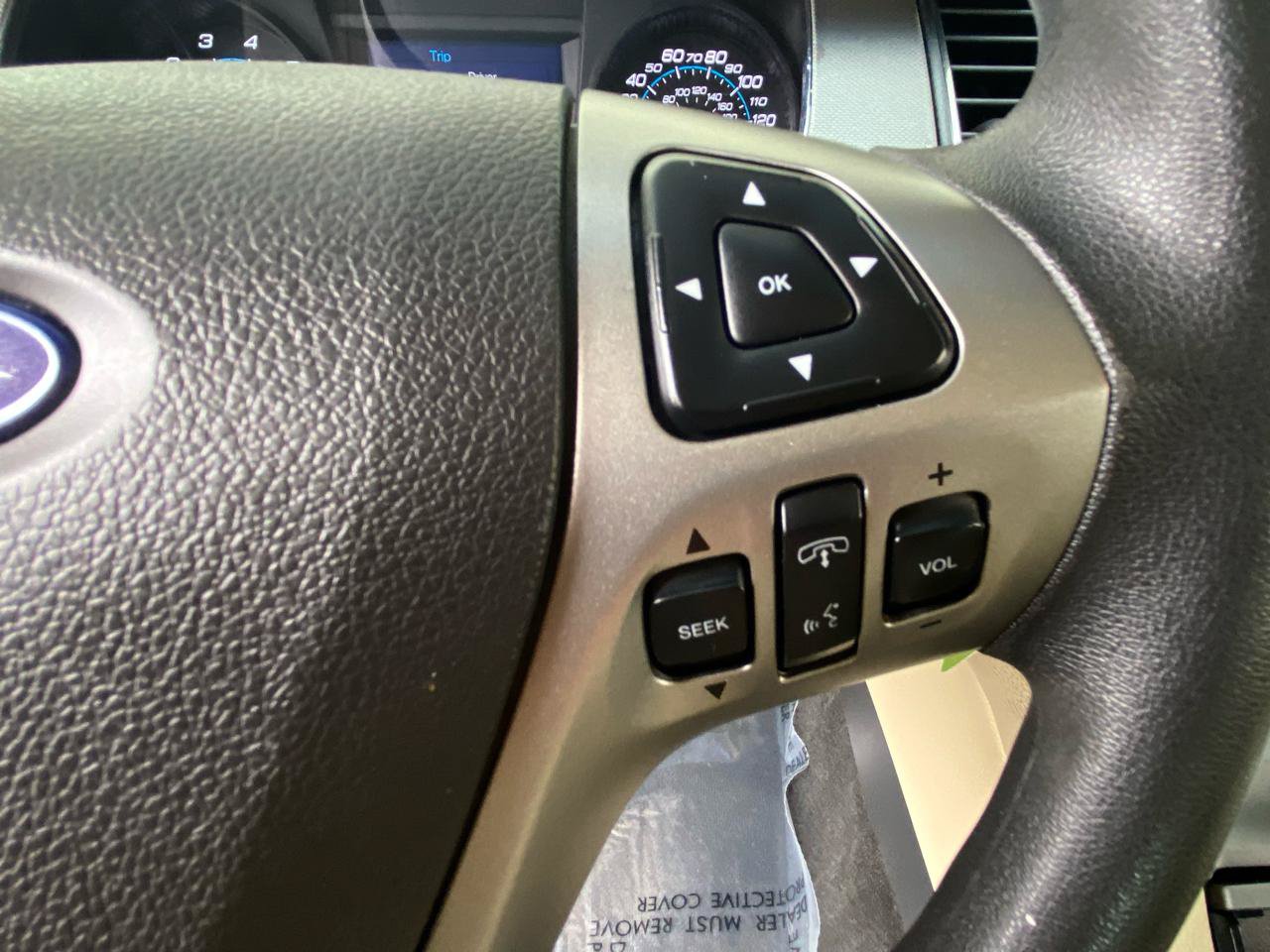Used 2017 Ford Taurus SE FWD image 28