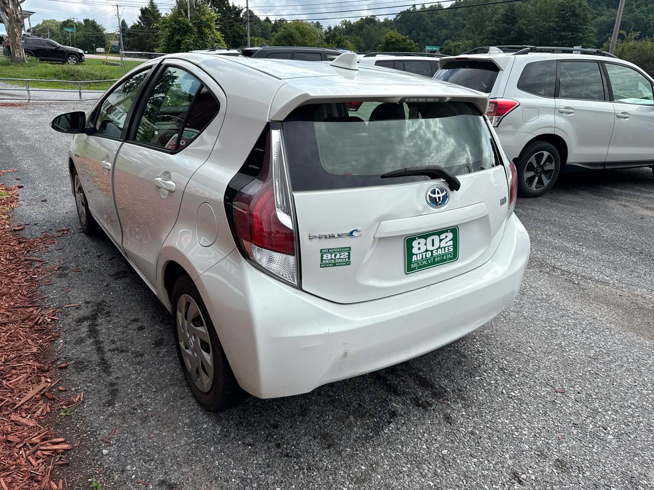 Used 2015 Toyota Prius C One FWD image 6