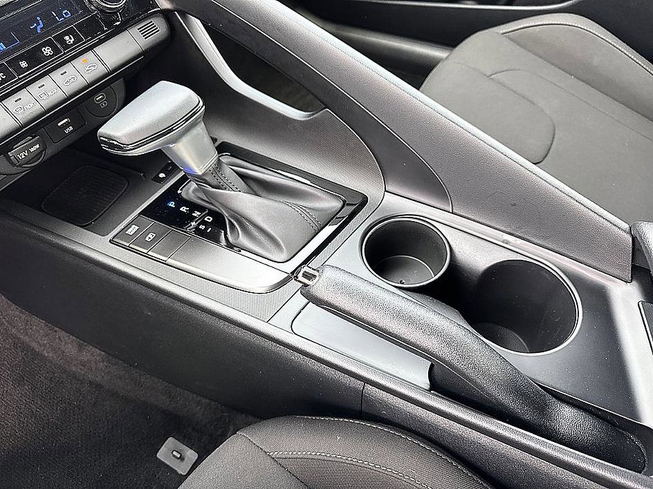 Used 2025 Hyundai Elantra Sport image 15