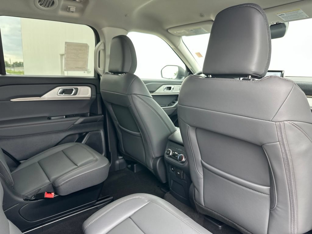 New 2026 Ford Explorer Active w/ Active Comfort Package AWD/4WD image 28
