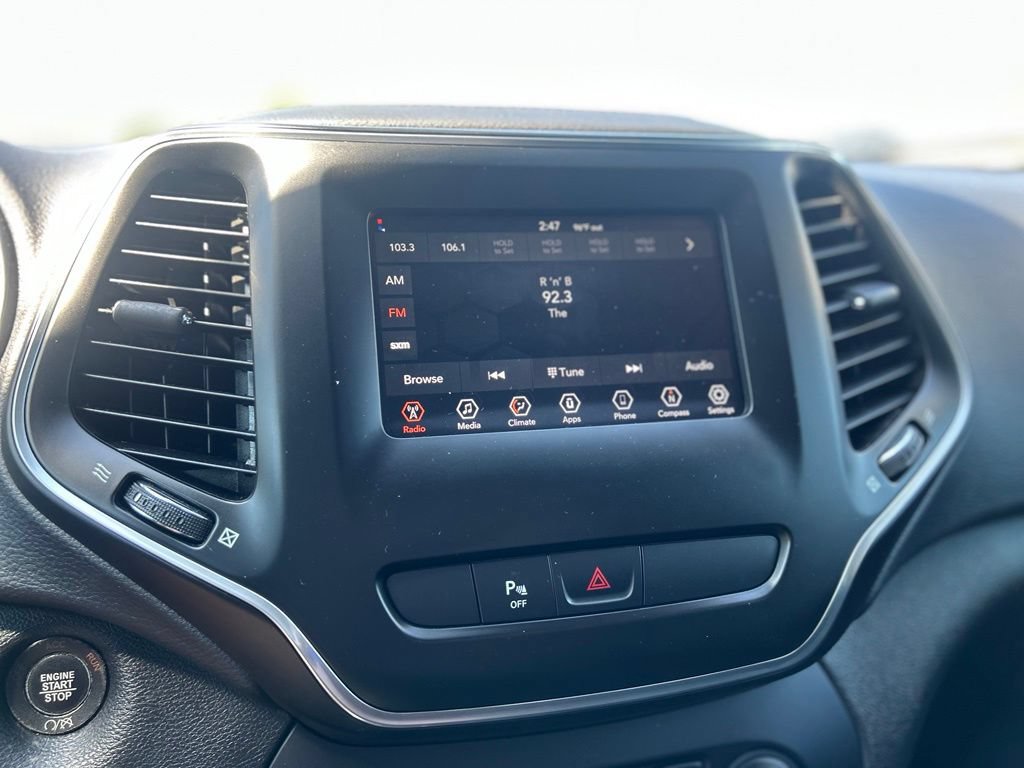 Used 2020 Jeep Cherokee Latitude Plus FWD image 20