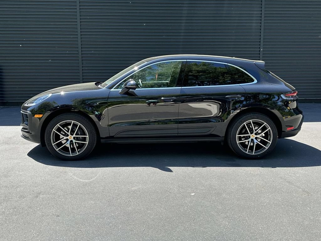Certified 2026 Porsche Macan AWD/4WD image 2